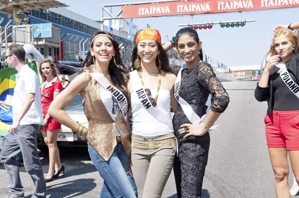 Miss Universe 2011 contestants play football in Sao Paulo