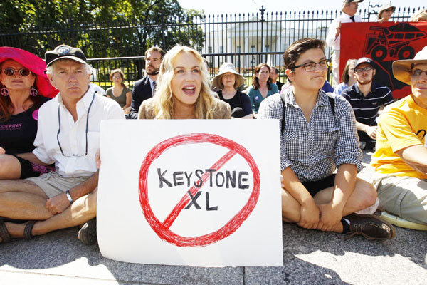 Daryl Hannah arrested in White House protest