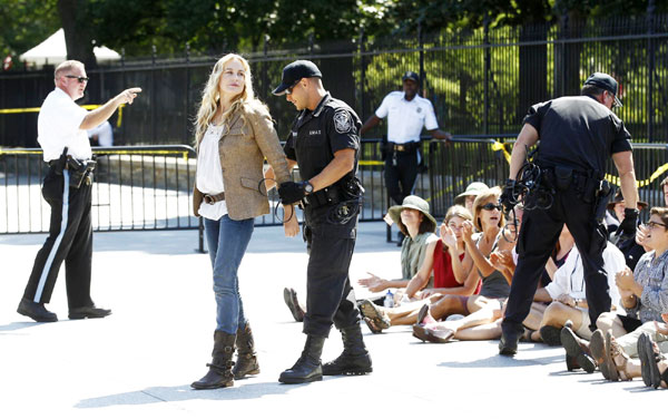 Daryl Hannah arrested in White House protest