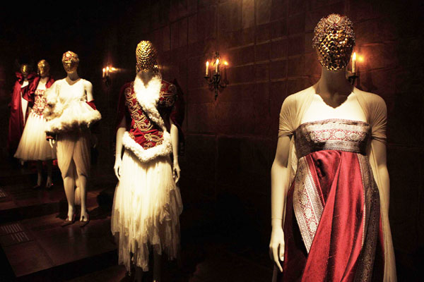 McQueen exhibition to move to London
