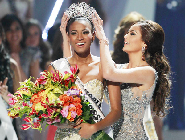 Miss Angola Leila Lopes crowned Miss Universe 2011