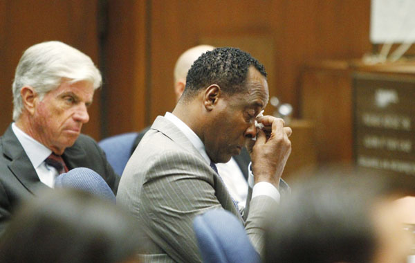 Michael Jackson images dominate opening of death trial