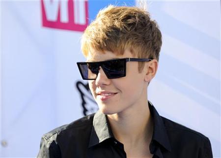 Justin Bieber to take paternity test on baby clai