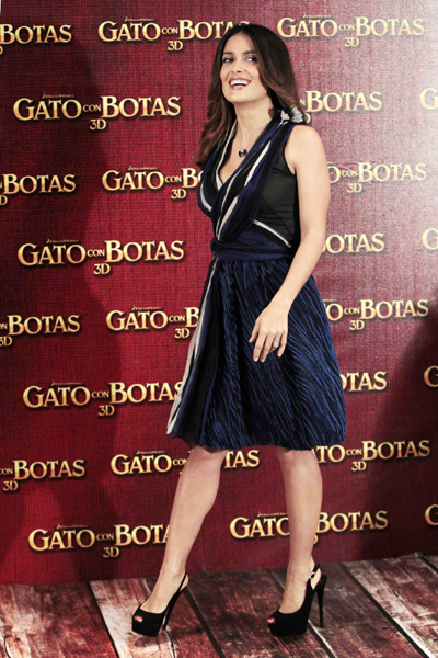 'Puss In Boots' arrives at Mexico City