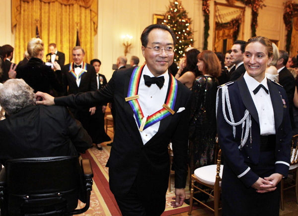 Obama gets laughs at Kennedy Center Honors