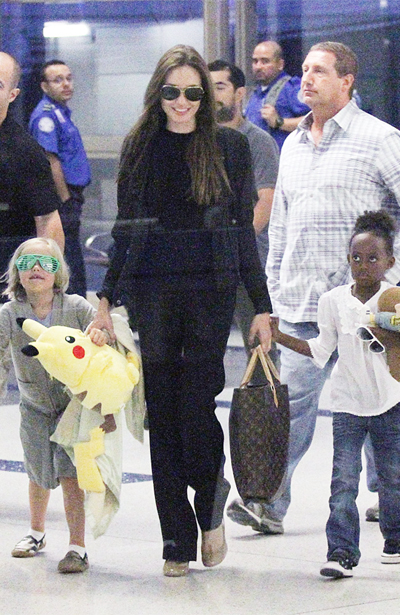 Angelina Jolie: Shiloh doesn't listen to Brad