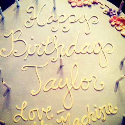 Taylor Swift gets birthday cake from label