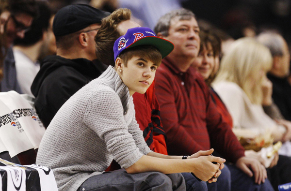 Bieber goes home for basketball
