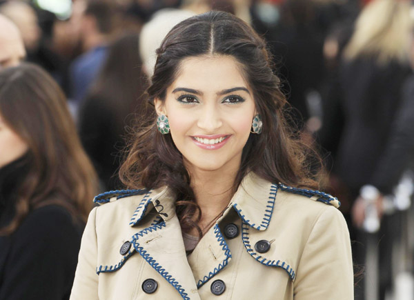 Celebrities watch Burberry show in London