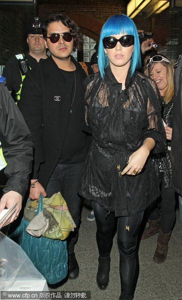 Star Tracks in March:Gwen Stefani takes her boys out