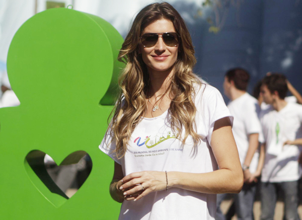 Gisele Bundchen plants trees