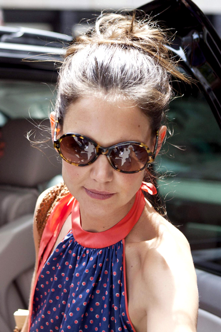 Katie Holmes takes Suri out