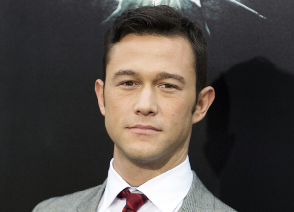 Gordon-Levitt changes masks for 'Dark Knight Rises'