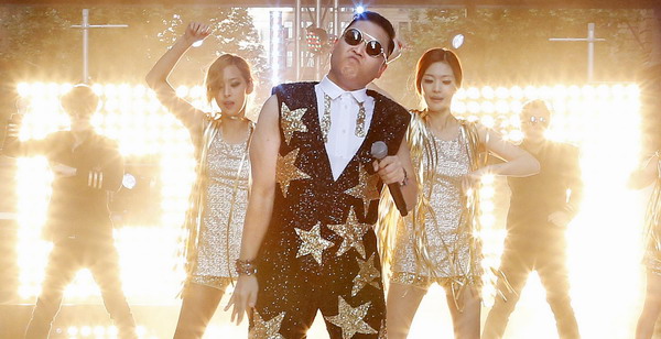 Psy brings 'Gangnam Style' to Sydney