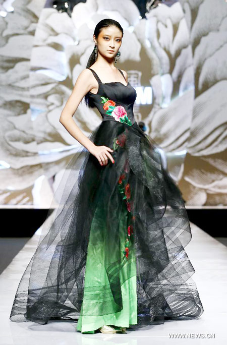 China Fashion Week: Wei Lai