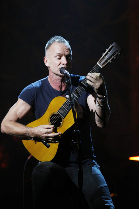 Musicians performs for Hurricane Sandy victims