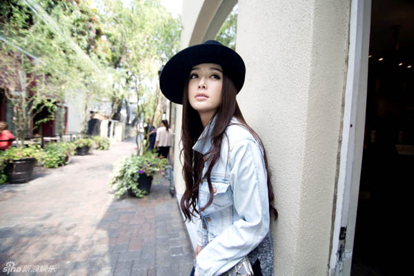 Actress Qin Lan's photos