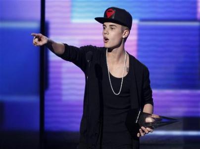 Justin Bieber will not face charges from paparazzo run-in