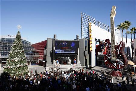 Thousands mourn US-Mexican singer Jenni Rivera