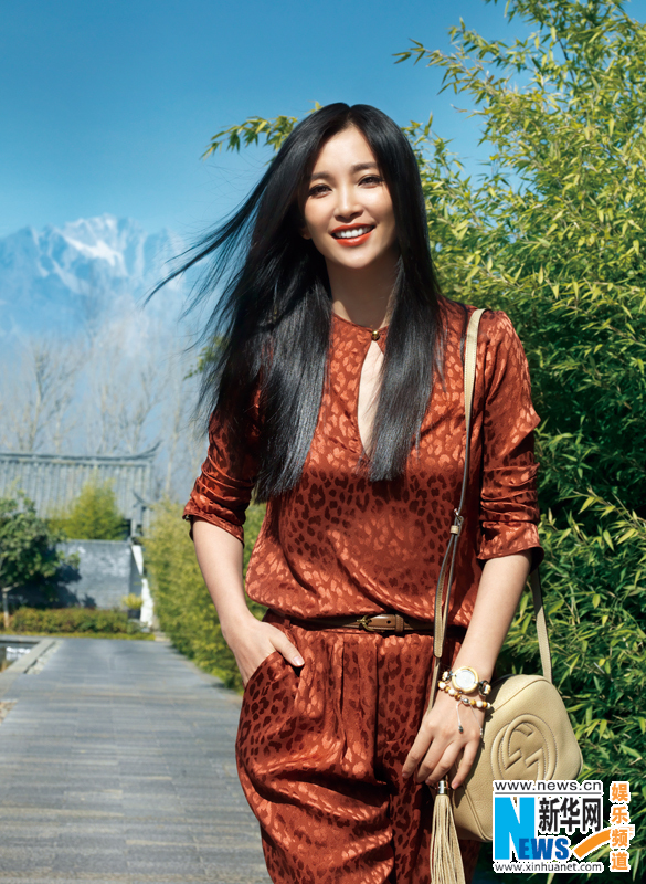 Li Bingbing in colorful spring looks