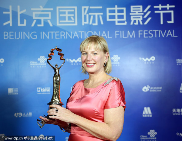 Historical epic 'Back to 1942' captures Tiantan Award for best picture