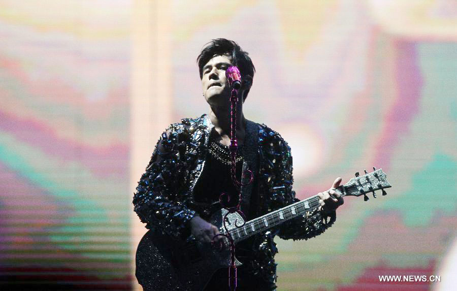 Singer Jay Chou holds concert in Tianjin