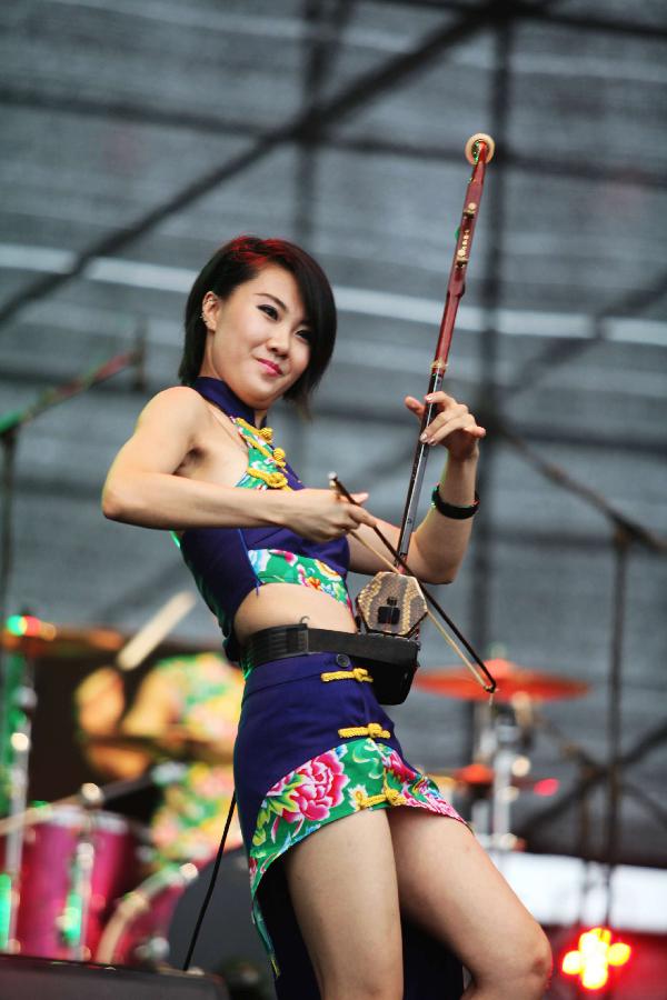 Singers perform at Golden Beach Inter City Music Festival in China's Qingdao