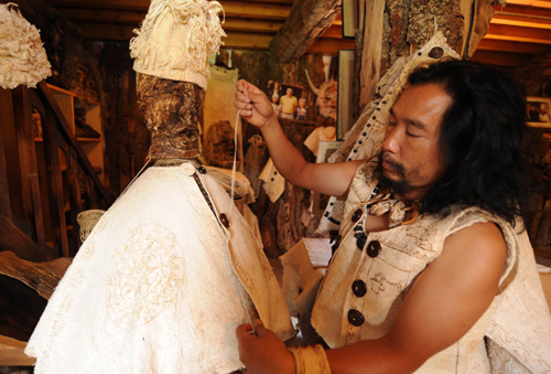 Hani ethnic group: the creator of the ‘tree clothes’