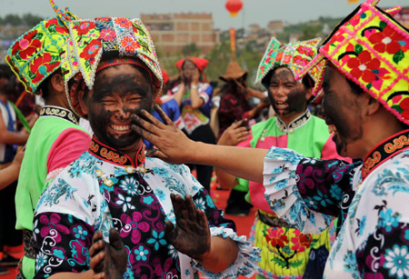 Yi people celebrate 'black face festival'