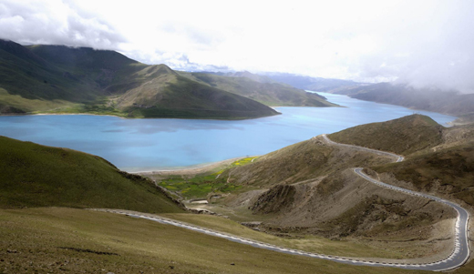 Charming Yamdrok Tso in Tibet