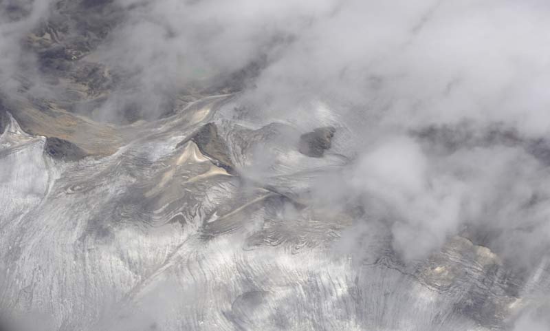 Flight to Lhasa with China Daily reporter