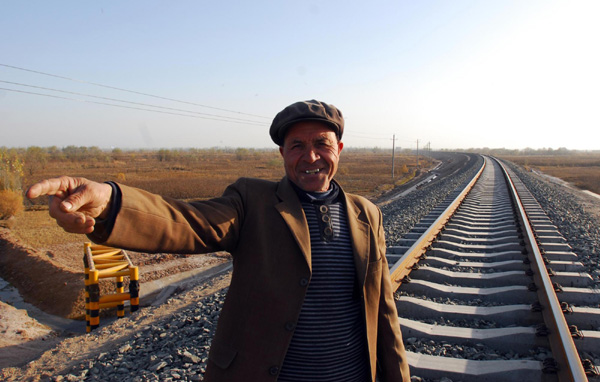 488km railway in Xinjiang to be put into use