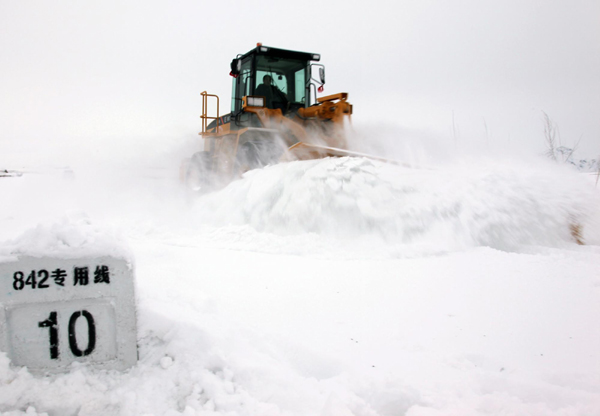 Heavy snow in NW China's Xinjiang