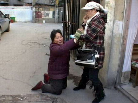 Begging nurse pleads for her salary