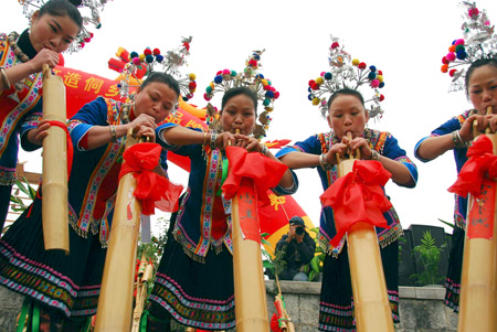 Special Spring Festival activity in S China