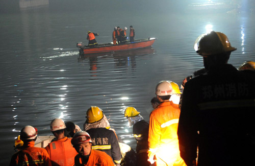 Rescue efforts under way after bus plunge in Henan