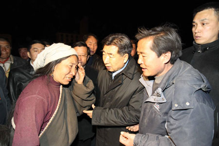 Vice Premier visits Yushu, relief and rescue underway