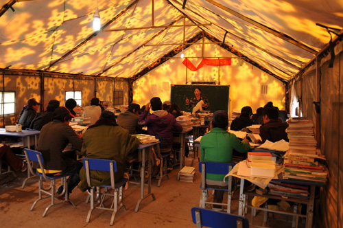 Students in quake-hit Yushu prepare for exam