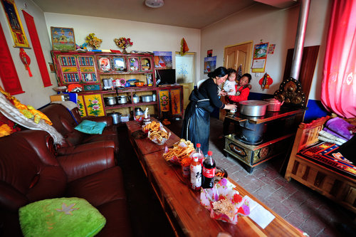Yushu remembers one year on