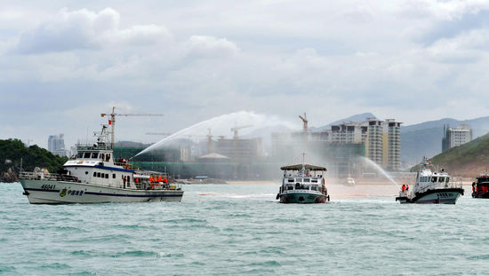 Maritime rescue exercise held in Sanya