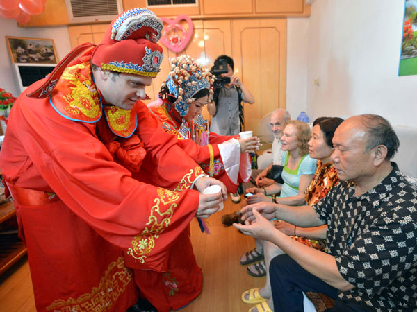 Ancient Chinese wedding for newlyweds