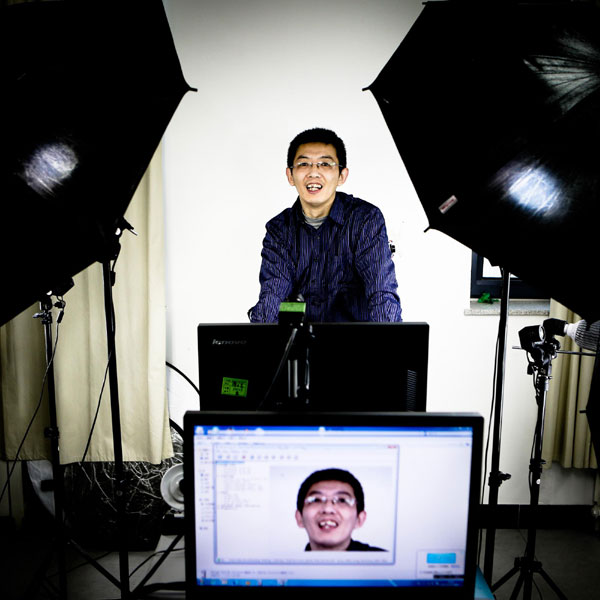 From disabled child to PhD candidate, Wang Sujing's intelligence and perseverance has earned him the title of the 'China's Stephen Hawking.' Good Samaritans of 2012