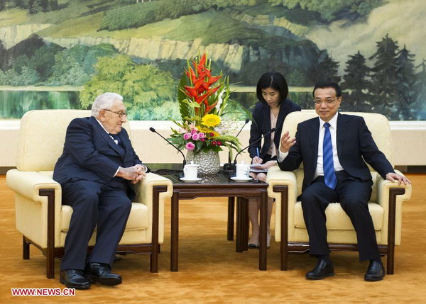 Premier Li meets Kissinger in Beijing