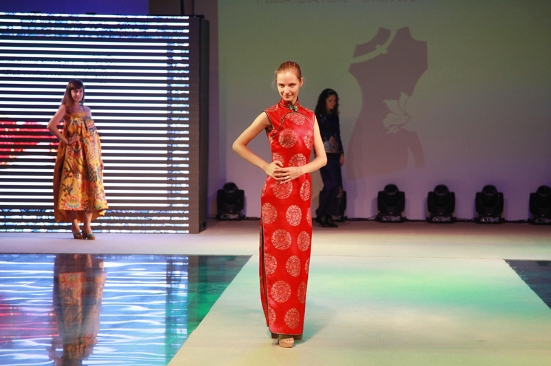 All eyes on pretty qipao