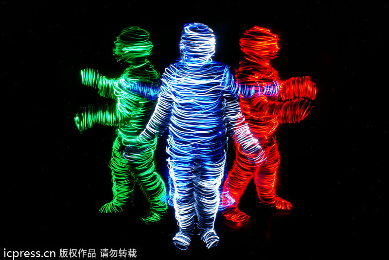 Artist uses light to create ghostly images