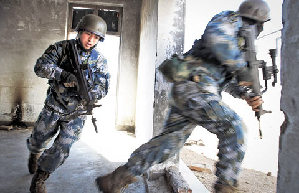 Schools hold safety drills in E China