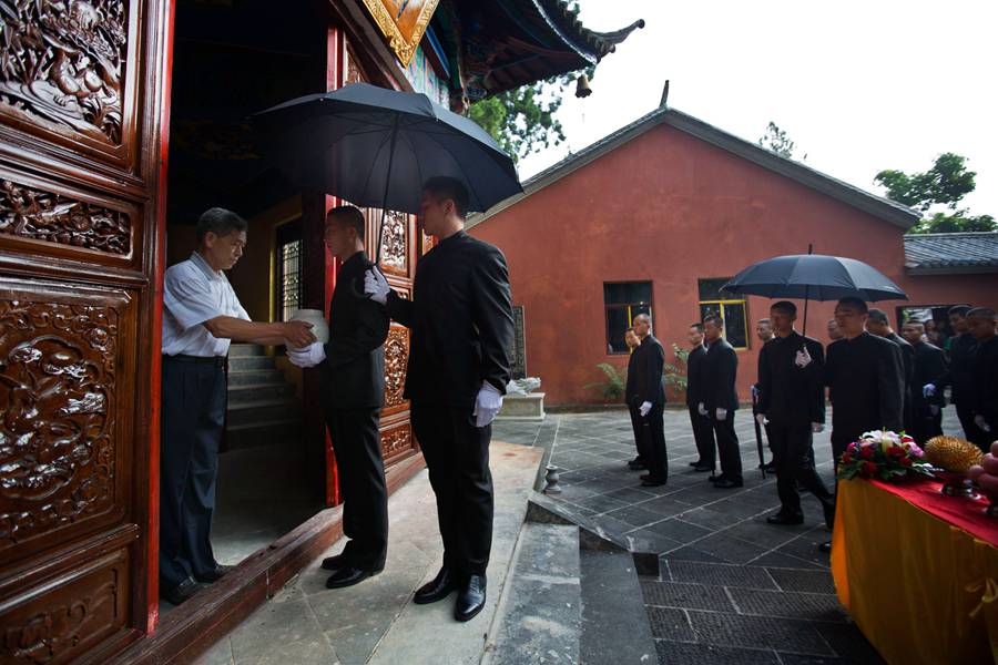 Urns of Chinese expeditionary soldiers buried in cemetery