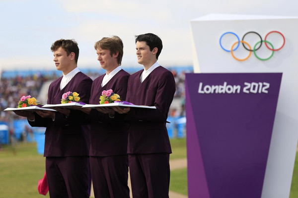 Charming moments of male medal bearers