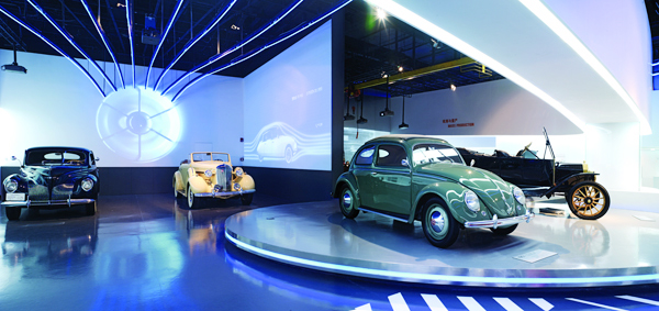 Vintage car exhibition opens in Shanghai