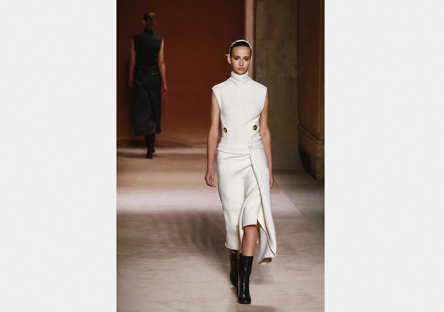 Victoria Beckham Fall/Winter 2015 collection